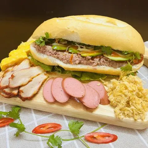 Hình ảnh Bánh mì Tươi Đầy Đủ - best-selling
