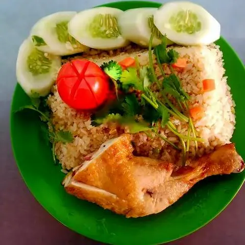 Hình ảnh Cơm chiên đùi gà nhỏ+canh