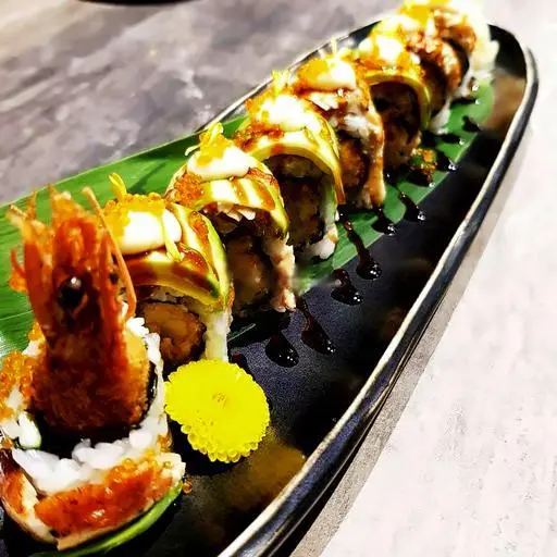 Hình ảnh R09 - Ebi Kani Avokado Roll