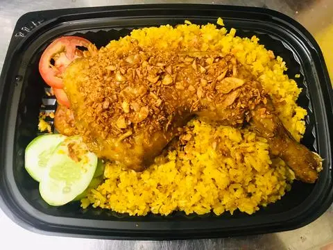 Hình ảnh CƠM GÀ ĐÙI TO nhúng SỐT MẮM TỎI + kèm canh