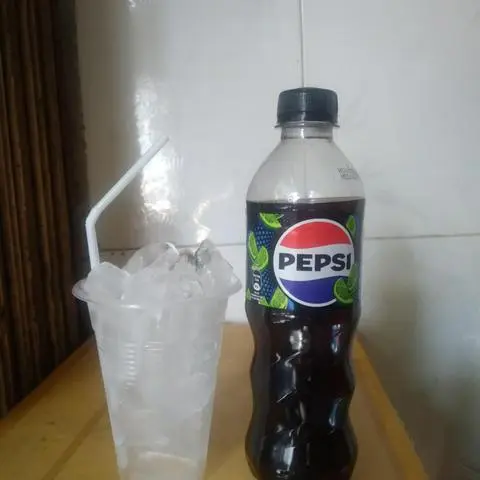 Hình ảnh 1chai pepsi black không calo có đá