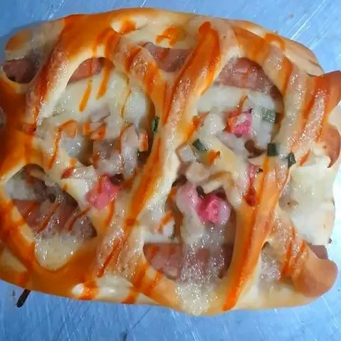 Hình ảnh Bánh mỳ xúc xích chà bông