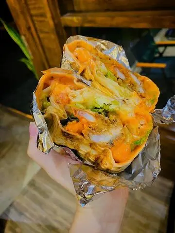 Hình ảnh Tacos tôm chiên xù size lớn