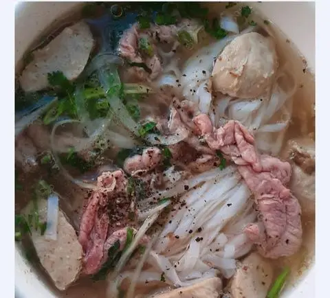 Hình ảnh Phở tái viên