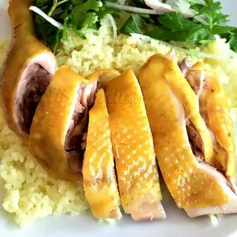 Hình ảnh Cơm gà ta luộc phần lớn