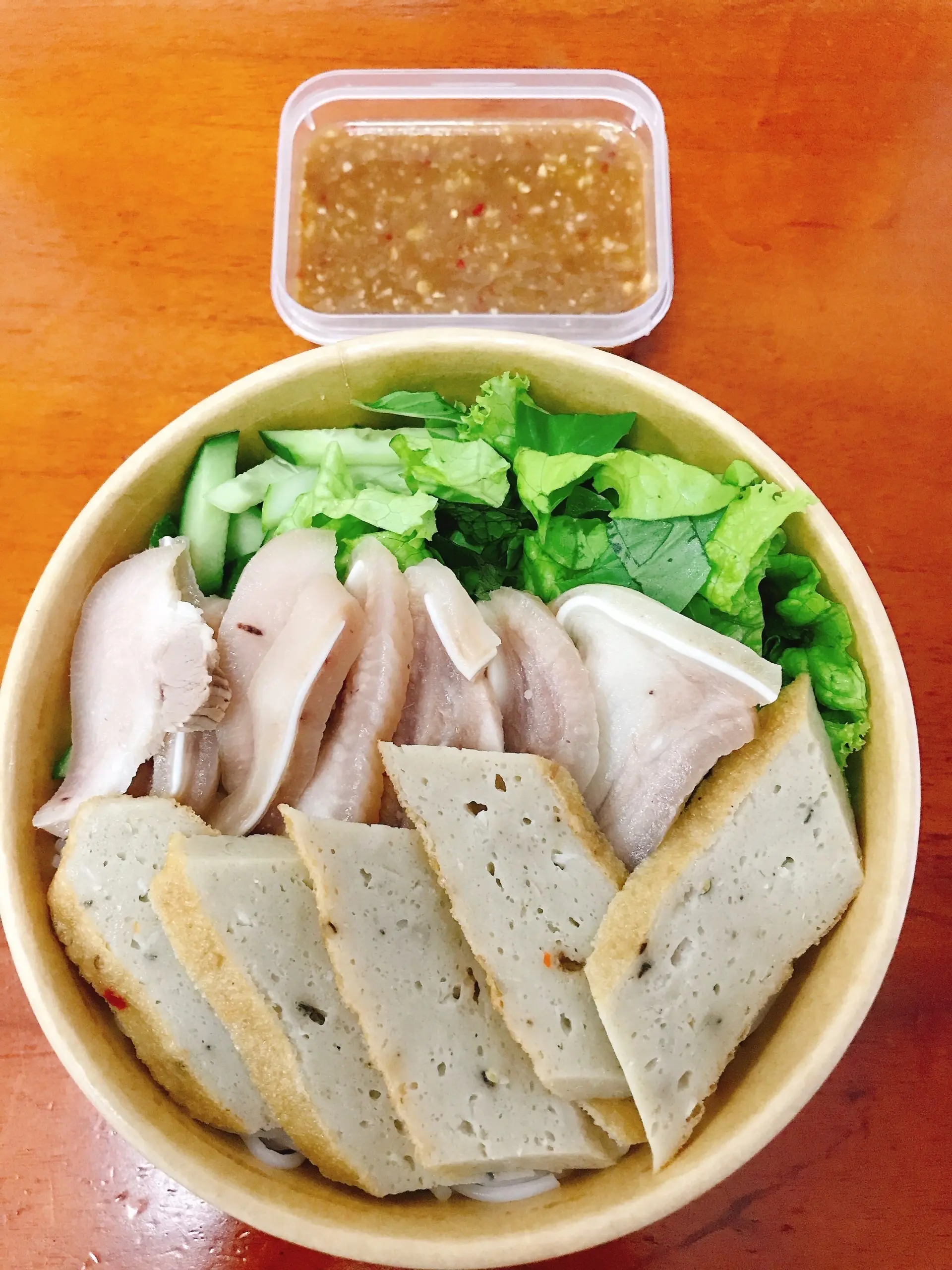 Hình ảnh Bún mắm nêm tai heo chả cá
