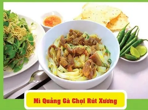 Hình ảnh Mì Quảng gà chọi rút xương