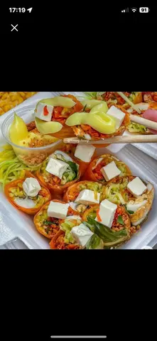 Hình ảnh Bánh Tráng Cuốn PhoMai Bò Cười Chấm Sốt Bò