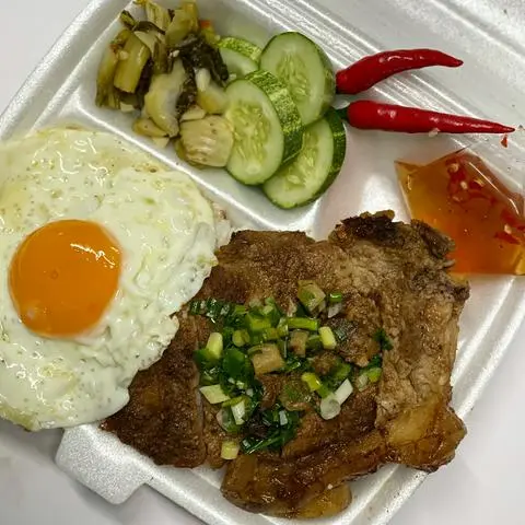 Hình ảnh Cơm sườn ốp la + cơm sườn bì 