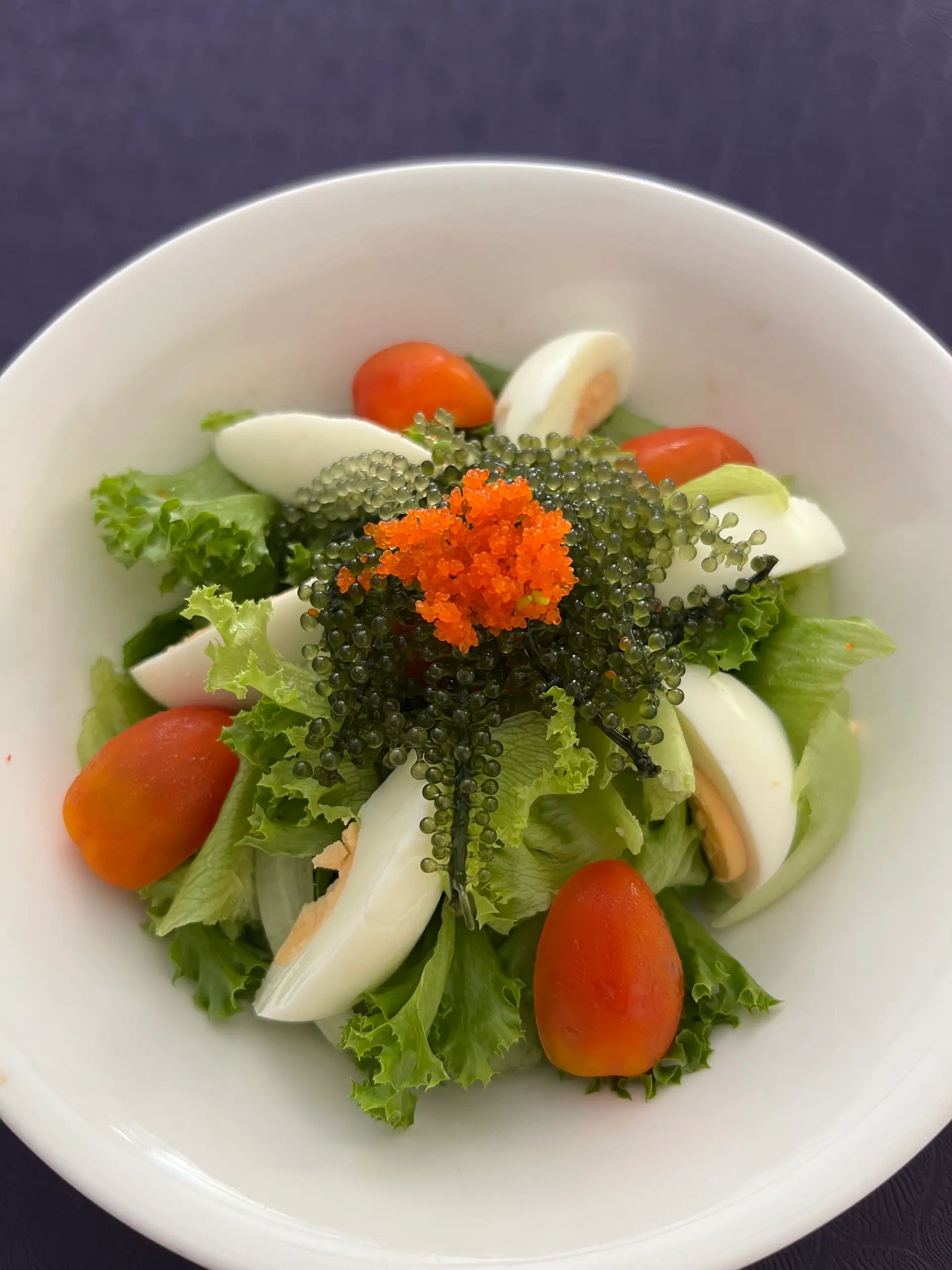 Hình ảnh Salad trứng luộc trứng tôm kèm sốt