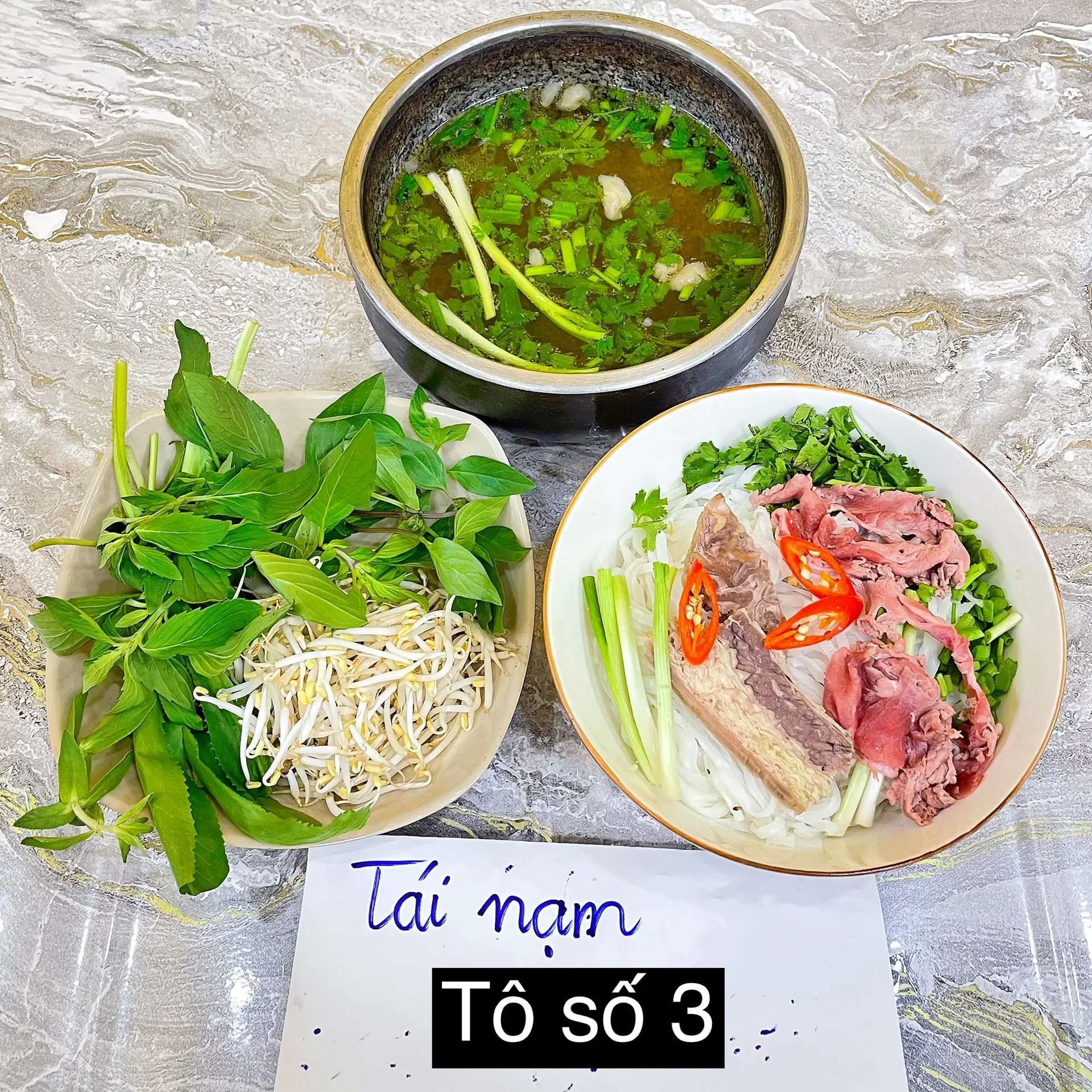 Hình ảnh Phở tô ( tái + nạm ) 