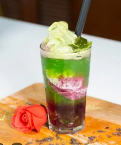 Hình ảnh Matcha latte việt quất kem muối 500ml