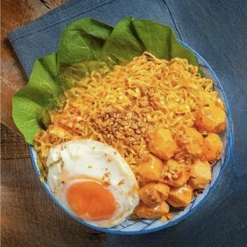 Hình ảnh Mì Trộn Trứng ốp la + Tôm viên (10)