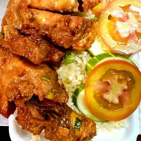 Hình ảnh Cơm chiên đùi gà trung+ canh