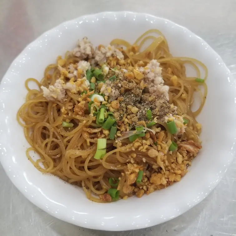 Hình ảnh Hủ tíu khô thêm 1 Vắt