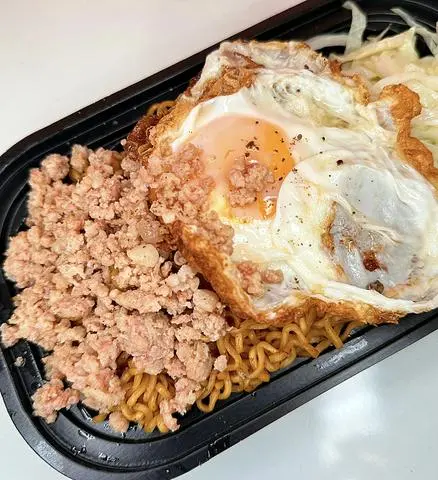 Hình ảnh Mì Trộn Indo Trứng Thịt Bằm