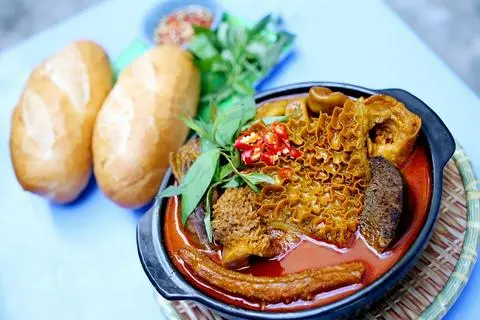 Hình ảnh Nửa kí phá lấu bò + tặng 3 ổ bánh mì 
