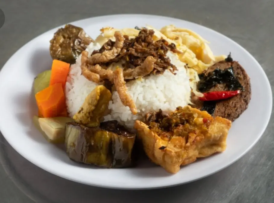 Hình ảnh Cơm thập cẩm chay
