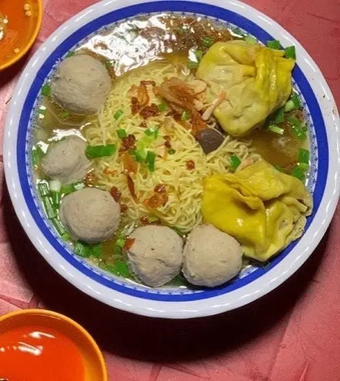 Hình ảnh Hủ tiếu mì hoành thánh bò viên