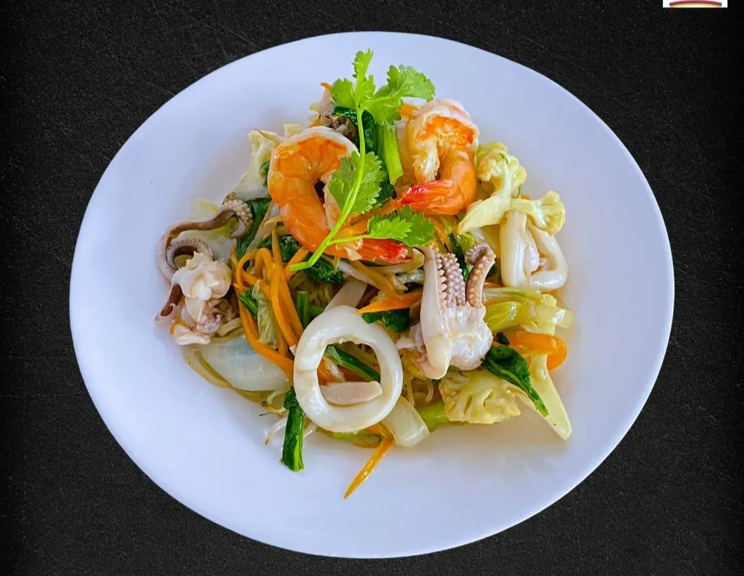 Hình ảnh Nui xào tôm - mực