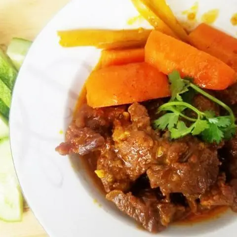 Hình ảnh hủ tíu mềm  viên nước bò kho