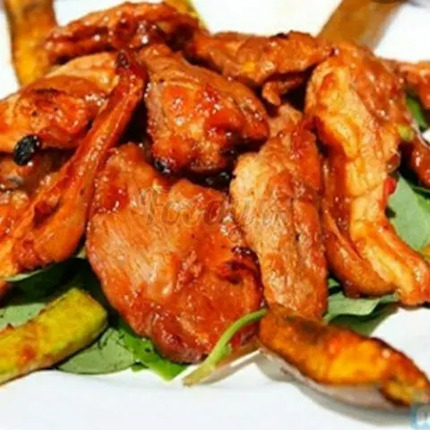 Hình ảnh Vú Heo Xào Bơ Tỏi (hộp lớn)