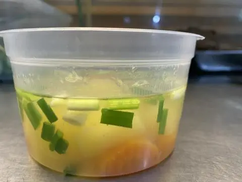 Hình ảnh 1 hộp canh 2 người dùng 