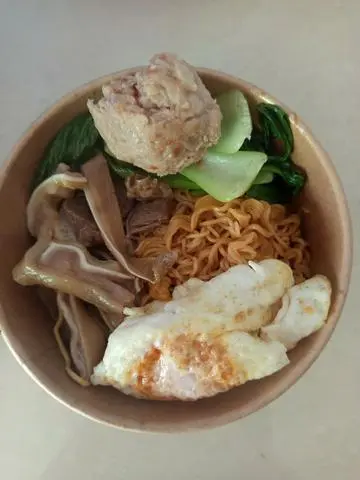 Hình ảnh Mì gói trộn thập cẩm