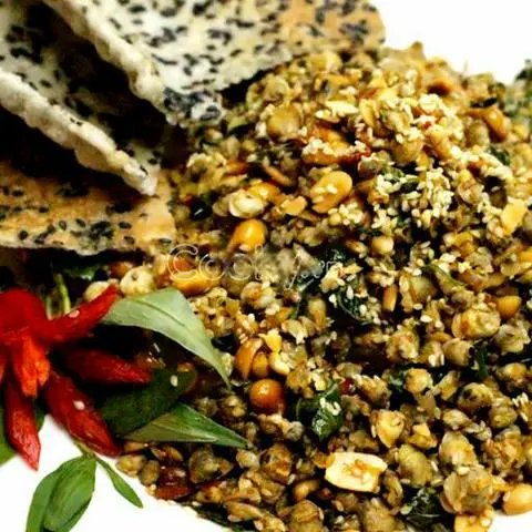 Hình ảnh Hến xào hẹ - Kèm bánh đa
