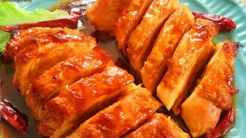Hình ảnh Cơm đùi gà sốt bơ tỏi 