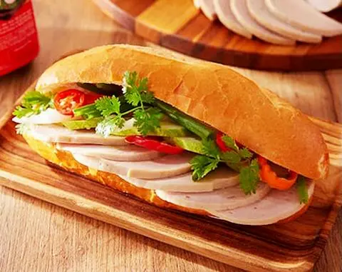 Hình ảnh Bánh Mì Chả Lụa