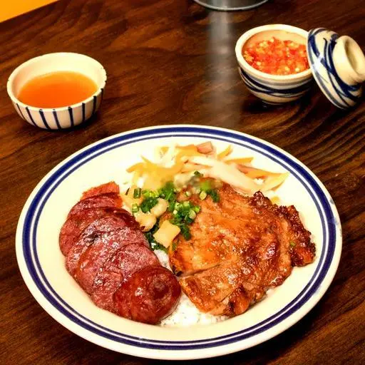 Hình ảnh Cơm tấm lạp xưởng sườn