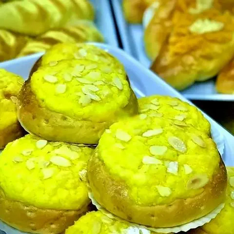 Hình ảnh Bánh mỳ phomai dừa hạnh nhân