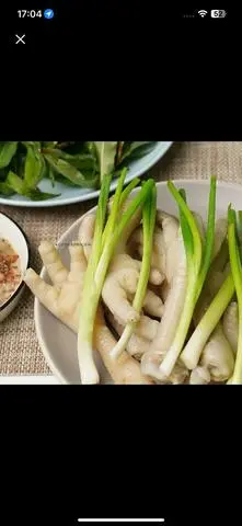 Hình ảnh Chân Gà hấp hành lá  (12 chân)