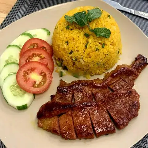 Hình ảnh Cơm rang nạc vai nướng