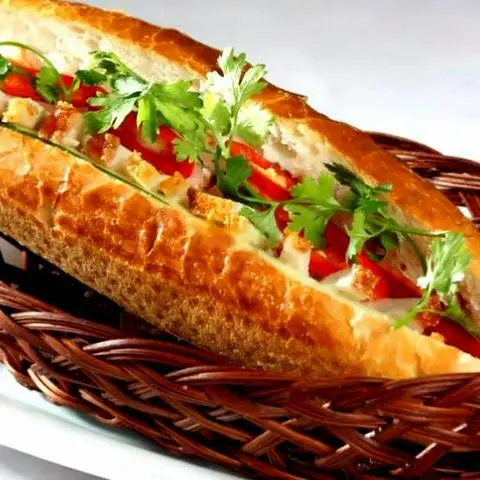 Hình ảnh Bánh Mì Thịt Chả