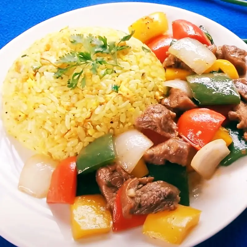 Hình ảnh Cơm chiên bò lúc lắc