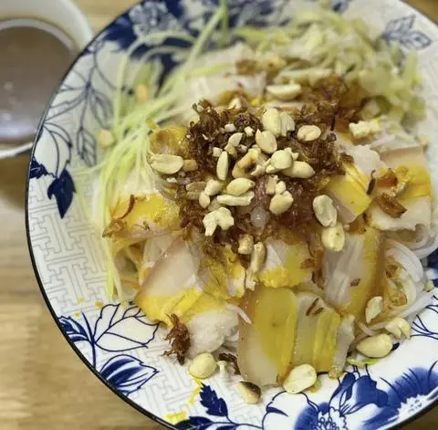 Hình ảnh Bún mắm nêm thịt heo luộc