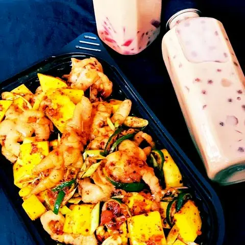 Hình ảnh Combo chân gà (vừa) và trà sữa