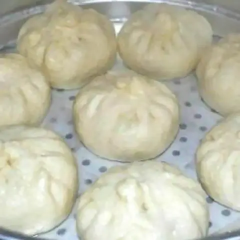 Hình ảnh Bánh bao trứng muối cút