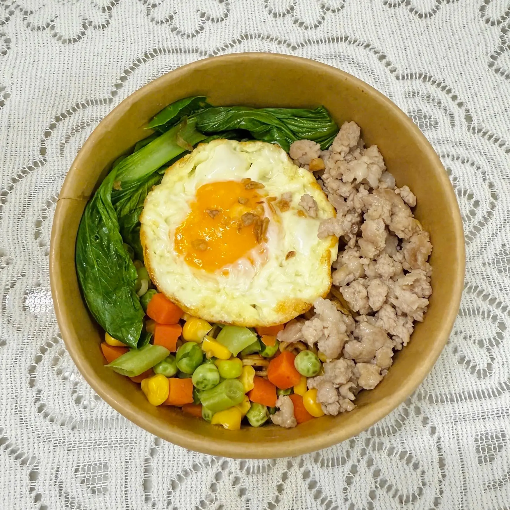 Hình ảnh Mì trộn trứng chiên, thịt bằm
