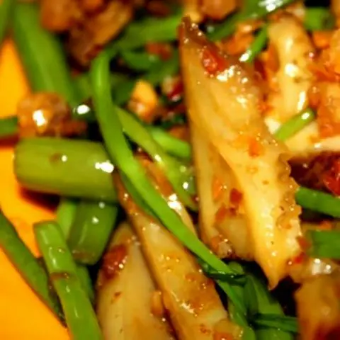 Hình ảnh Ốc khế xào rau muống