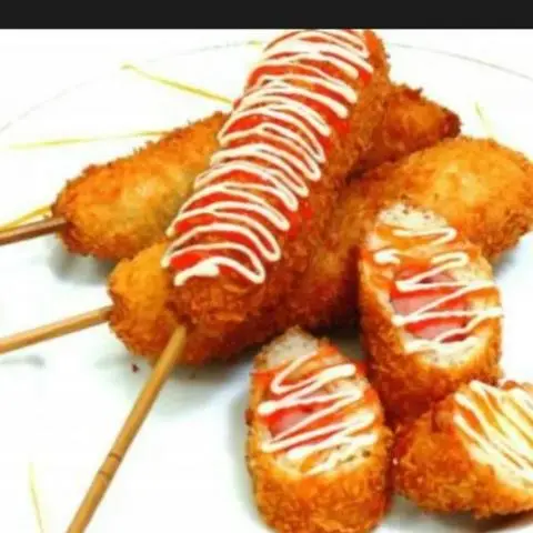 Hình ảnh 1 cây hogdog phô mai