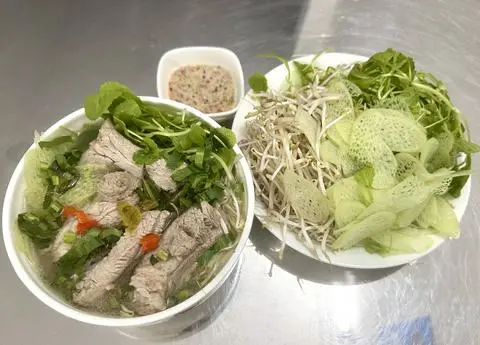 Hình ảnh Bún sườn cay Thái Lan