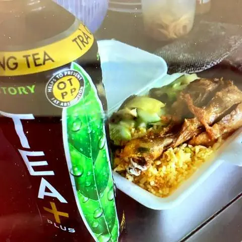 Hình ảnh Combo cơm gà - lạp xưởng - chai olong