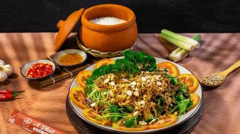 Hình ảnh Gỏi tép đổng rau tập tàng