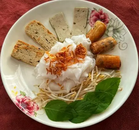 Hình ảnh Bánh ướt chả chay