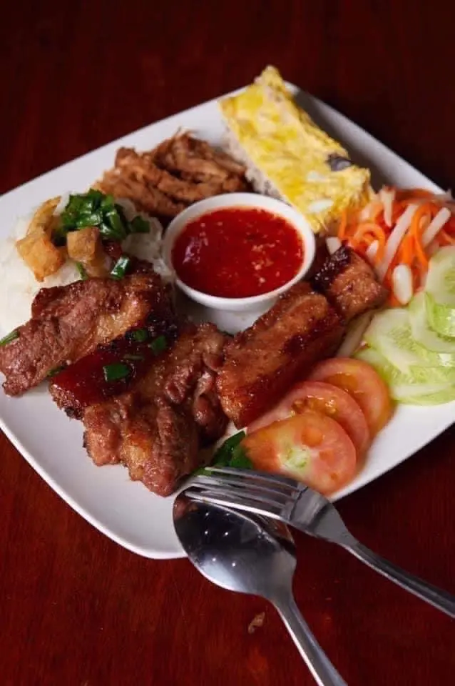 Hình ảnh Cơm tấm sườn + thịt kho