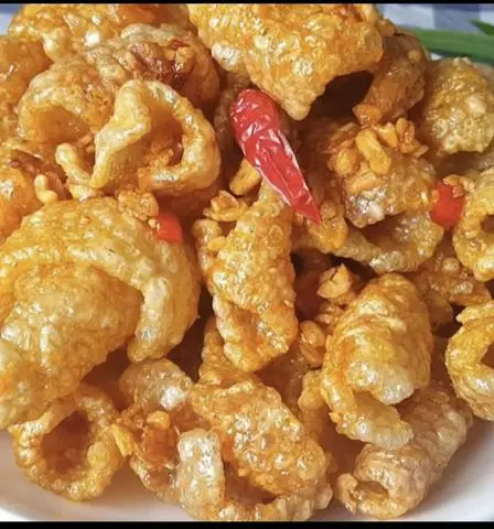 Hình ảnh Da heo chiên giòn lắc tỏi ớt