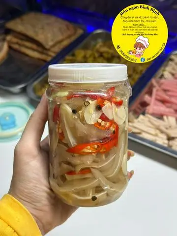 Hình ảnh tai heo ngâm chua ngọt hủ nhỏ